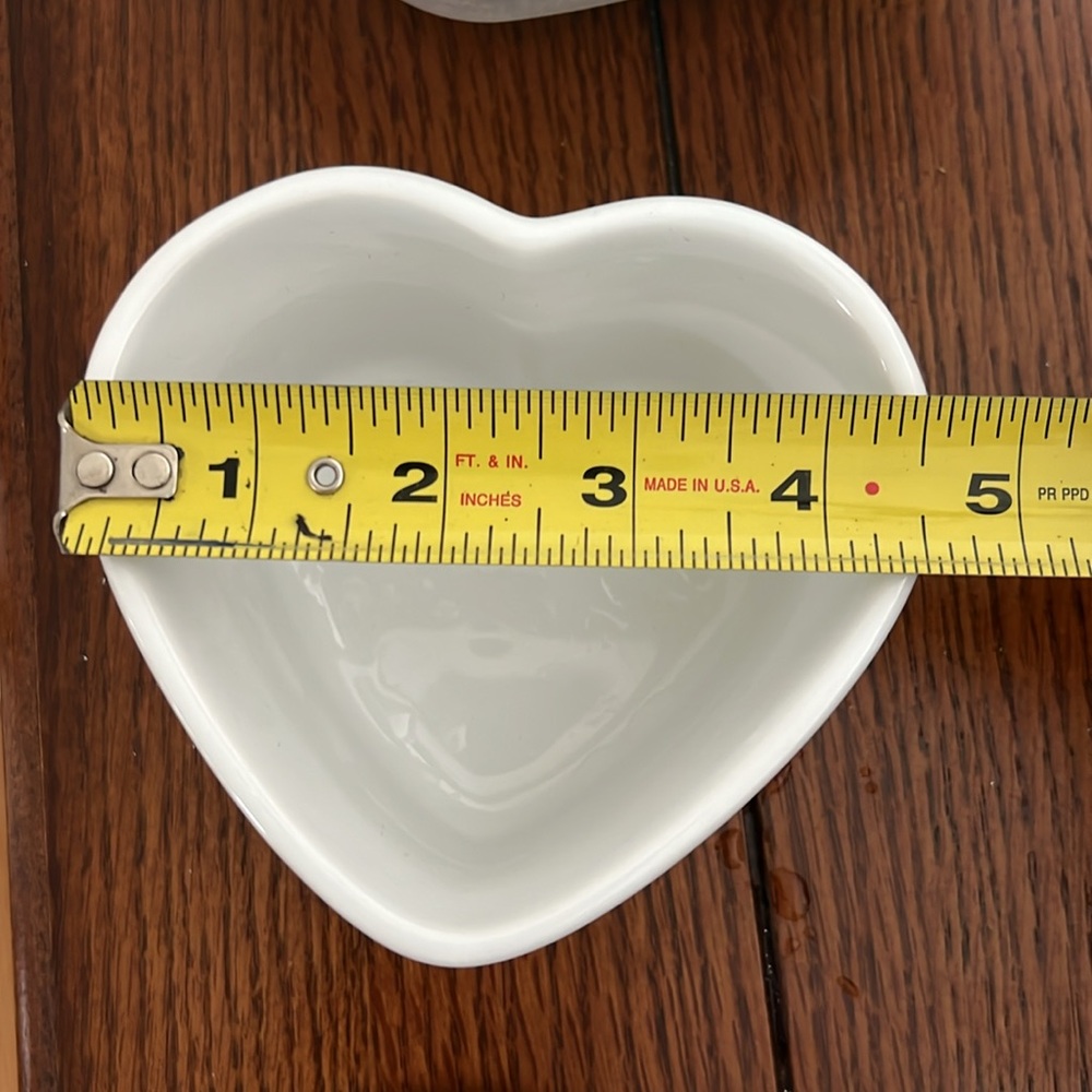 Le Creuset Heart Ramakin w/ Lid never used - Picture 4 of 5